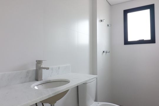 Banheiro de apartamento à venda com 2 quartos, 85m² em Nova Petrópolis, São Bernardo do Campo