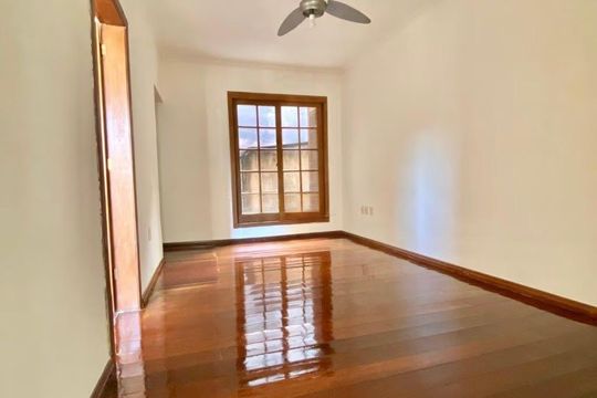 Sala de apartamento à venda com 2 quartos, 55m² em Passo d’Areia, Porto Alegre