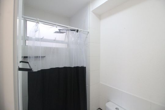 Banheiro de apartamento para alugar com 2 quartos, 42m² em Jardim Alvorada, Nova Iguaçu