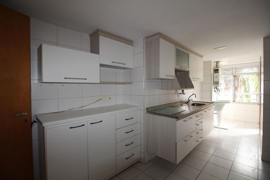 Cozinha de apartamento para alugar com 3 quartos, 128m² em Freguesia (jacarepaguá), Rio de Janeiro