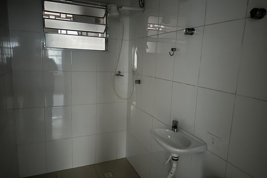 Banheiro de apartamento para alugar com 1 quarto, 44m² em Centro, São Vicente