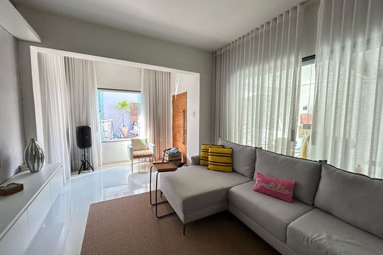 Sala de casa de condomínio para alugar com 3 quartos, 197m² em Praça Seca, Rio de Janeiro