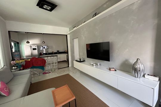 Sala de casa de condomínio para alugar com 3 quartos, 197m² em Praça Seca, Rio de Janeiro
