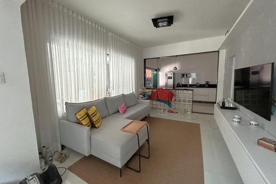Sala de casa de condomínio para alugar com 3 quartos, 197m² em Praça Seca, Rio de Janeiro