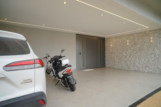 Garagem de casa de condomínio para alugar com 6 quartos, 442m² em Cajueiros, Maricá