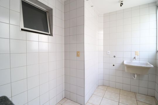 Área de Serviço de apartamento para alugar com 3 quartos, 125m² em Santa Mônica, Uberlândia