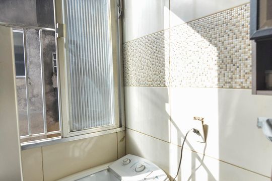 Cozinha e Área de Serviço de apartamento à venda com 2 quartos, 60m² em Riachuelo, Rio de Janeiro