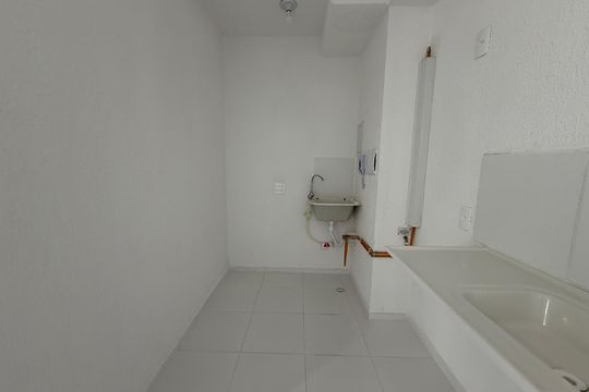 Cozinha de apartamento para alugar com 2 quartos, 32m² em Jardim Caravelas, São Paulo