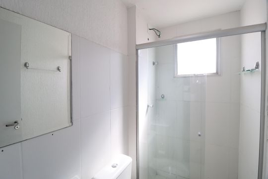 Banheiro Social de apartamento para alugar com 2 quartos, 54m² em Chácaras Tubalina E Quartel, Uberlândia