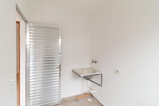Área de serviço de casa para alugar com 1 quarto, 30m² em Jardim Marilu, Carapicuíba