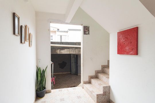 Hall de entrada de casa para alugar com 1 quarto, 30m² em Jardim Marilu, Carapicuíba