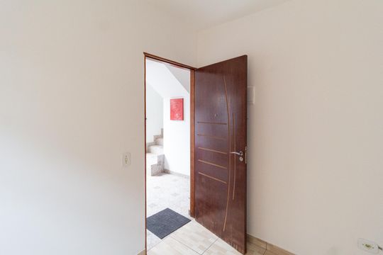 Cozinha de casa para alugar com 1 quarto, 30m² em Jardim Marilu, Carapicuíba