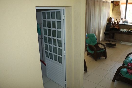 Casa de Condomínio para alugar com 3 quartos, 171m² em Jardim Nova Coimbra, Cotia