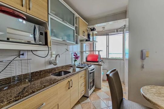 Cozinha de apartamento para alugar com 2 quartos, 63m² em Cristal, Porto Alegre