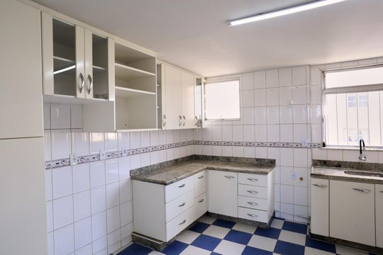 Cozinha de apartamento para alugar com 3 quartos, 197m² em Sagrada Família, Belo Horizonte