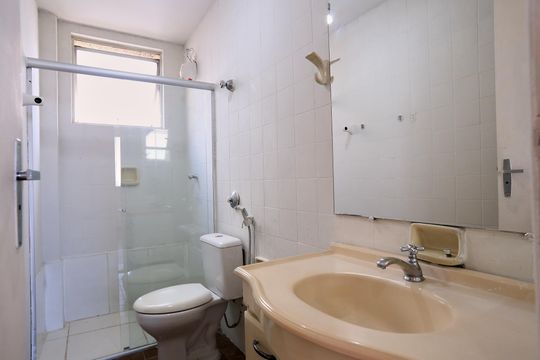 Banheiro de apartamento para alugar com 3 quartos, 197m² em Sagrada Família, Belo Horizonte