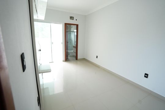 Casa para alugar com 4 quartos, 239m² em Jardim Atlântico , Goiânia