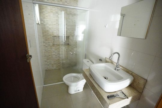 Casa para alugar com 4 quartos, 239m² em Jardim Atlântico , Goiânia