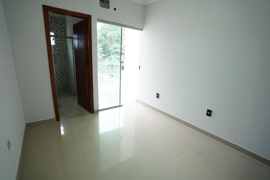 Casa para alugar com 4 quartos, 239m² em Jardim Atlântico , Goiânia