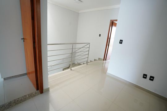 Casa para alugar com 4 quartos, 239m² em Jardim Atlântico , Goiânia