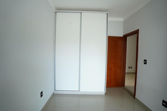 Casa para alugar com 4 quartos, 239m² em Jardim Atlântico , Goiânia