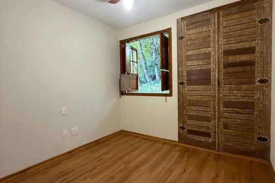Quarto 1 de casa de condomínio à venda com 5 quartos, 204m² em Retiro do Chalé, Brumadinho