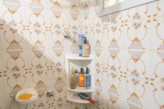 Banheiro de apartamento para alugar com 1 quarto, 60m² em Mutondo, São Gonçalo