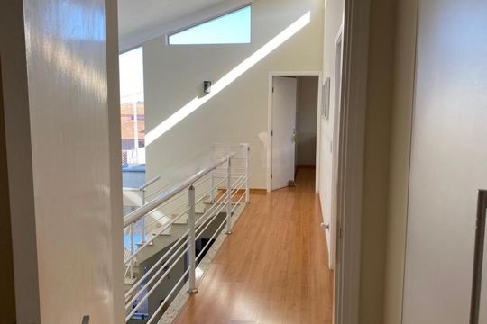 Casa à venda com 3 quartos, 235m² em Jardim Paiquere, Valinhos