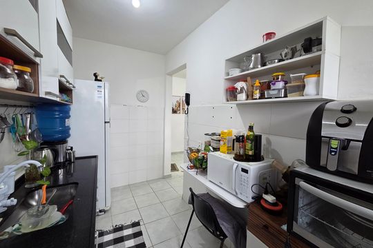 Cozinha de apartamento para alugar com 2 quartos, 74m² em Jardim Melvi, Praia Grande
