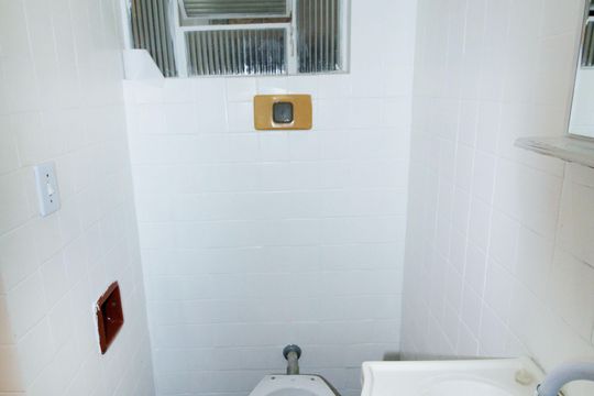 Banheiro da Suíte de apartamento para alugar com 1 quarto, 35m² em Penha, Rio de Janeiro