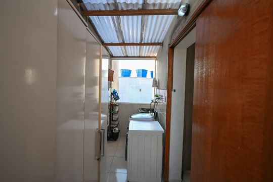 Área de Serviço  de casa à venda com 3 quartos, 130m² em Vila Sonia, São Paulo