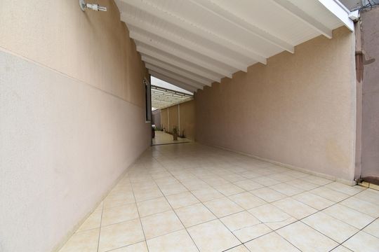 Garagem de casa para alugar com 3 quartos, 279m² em Hauer, Curitiba