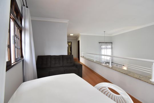 Sala 2 de casa para alugar com 3 quartos, 279m² em Hauer, Curitiba