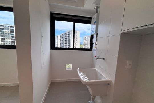 Área de Serviço de apartamento para alugar com 2 quartos, 55m² em Barra Olímpica , Rio de Janeiro