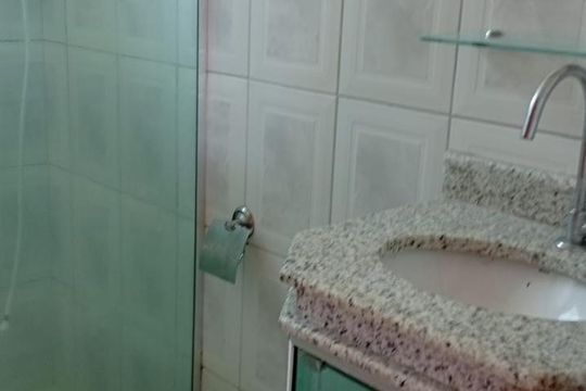 Banheiro de apartamento para alugar com 2 quartos, 60m² em Saboeiro, Salvador