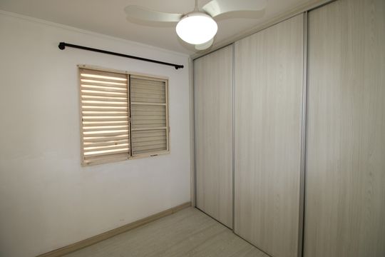Quarto 2 de apartamento à venda com 2 quartos, 50m² em Vila Carmosina, São Paulo