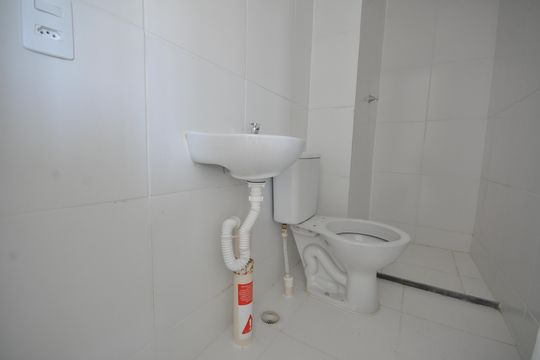 Banheiro de apartamento à venda com 2 quartos, 32m² em Parque Novo Mundo, São Paulo