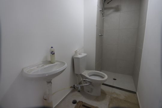 Banheiro de apartamento para alugar com 2 quartos, 32m² em Vila Graciosa, São Paulo