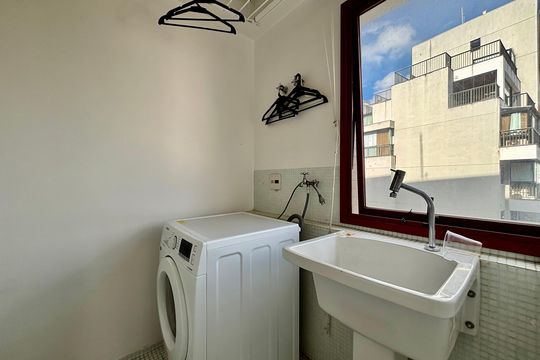 Lavanderia  de apartamento à venda com 1 quarto, 95m² em Jardim das Bandeiras, São Paulo