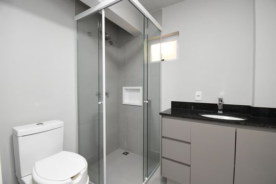 Banheiro da Suíte de apartamento para alugar com 2 quartos, 71m² em Bigorrilho, Curitiba