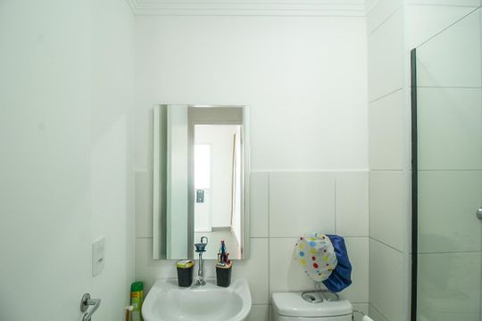 Banheiro de apartamento para alugar com 2 quartos, 38m² em Água Branca, São Paulo
