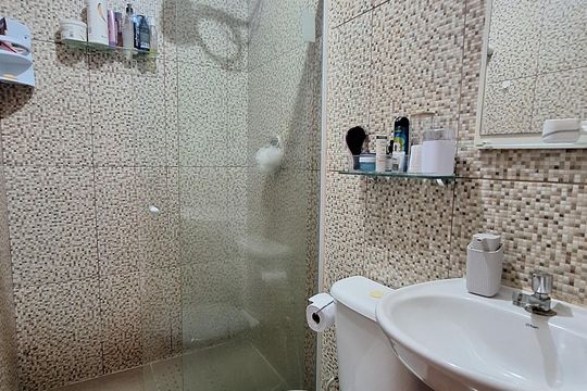 Banheiro de casa para alugar com 2 quartos, 60m² em Chácaras Arcampo, Duque de Caxias
