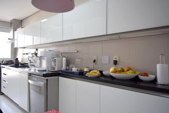 Cozinha de apartamento para alugar com 3 quartos, 181m² em Pinheiros, São Paulo