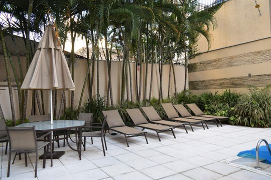 Piscina de apartamento para alugar com 3 quartos, 181m² em Pinheiros, São Paulo