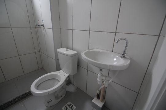 Banheiro Social de apartamento para alugar com 2 quartos, 134m² em Jacarepaguá, Rio de Janeiro