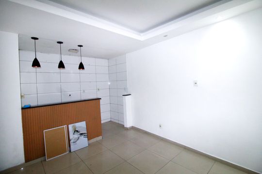 Sala de casa à venda com 2 quartos, 60m² em Irajá, Rio de Janeiro
