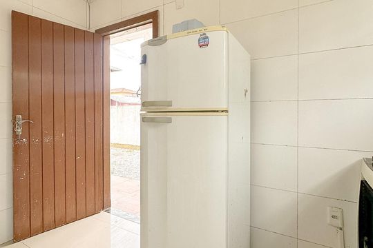 Cozinha de kitnet/studio para alugar com 1 quarto, 35m² em São João do Rio Vermelho, Florianópolis