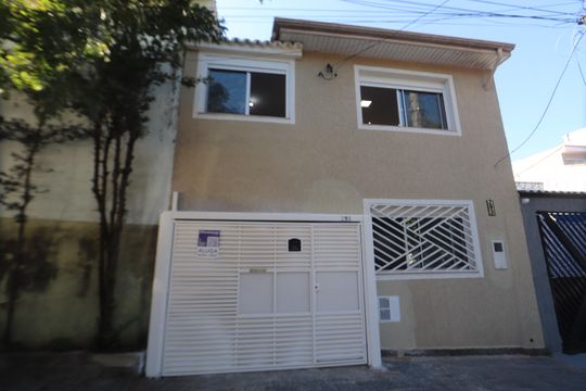 Fachada de casa para alugar com 2 quartos, 130m² em Vila Graciosa, São Paulo