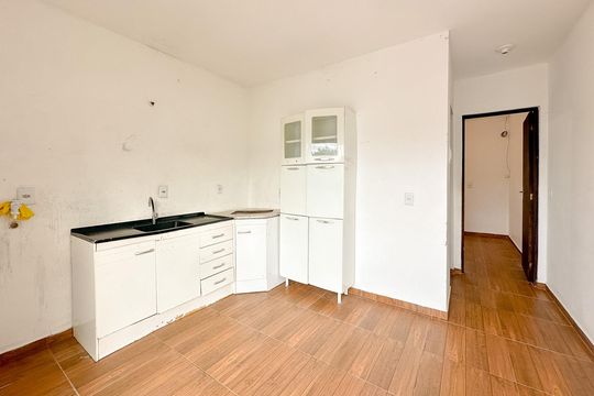 Sala/Cozinha de kitnet/studio para alugar com 1 quarto, 35m² em São João do Rio Vermelho, Florianópolis