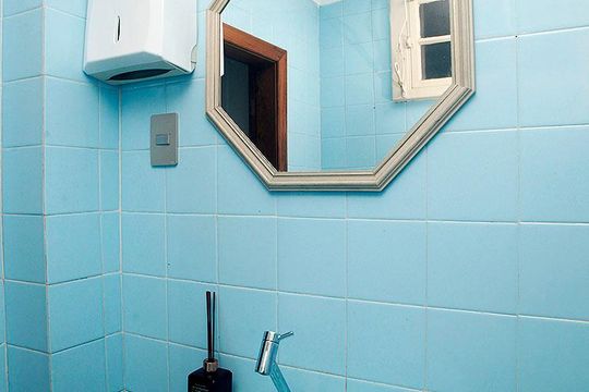 Banheiro da Suíte  de apartamento para alugar com 1 quarto, 35m² em Centro Histórico, Porto Alegre